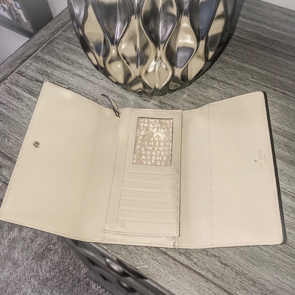 Kate Spade Tri Fold Wallet - Light Tan Beige - Picture 3 of 4